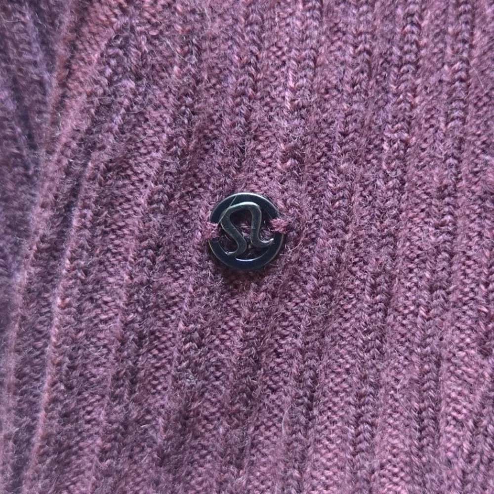 Lululemon Women‎ Merlot Merino Wool Feeling Balanced Sweater  Size 10 Athleisure